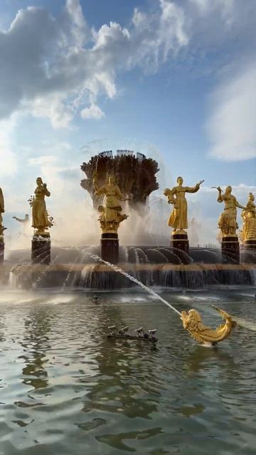 Фонтан ДРУЖБЫ НАРОДОВ на ВДНХ