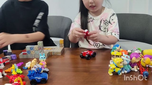 Много маленьких игрушек