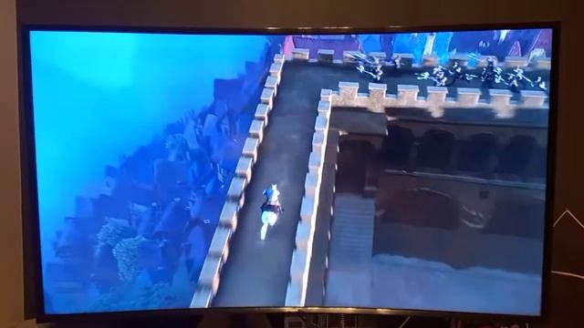 Райдер быстро скачет на Максимусе