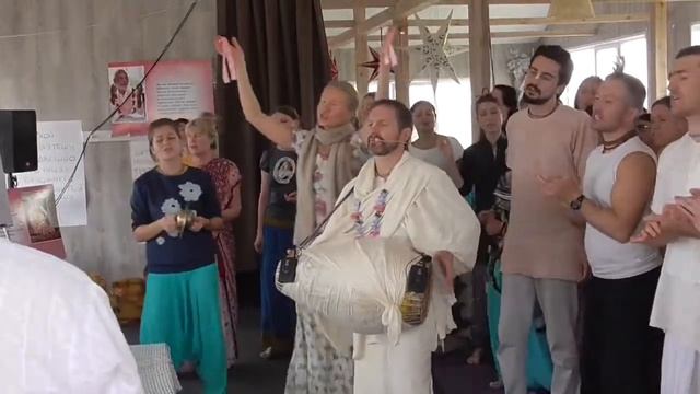 Прем Прайоджан прабху ОХЕ! ВАЙШНАВА ТХАКУРА Шуколово 24 06 2017