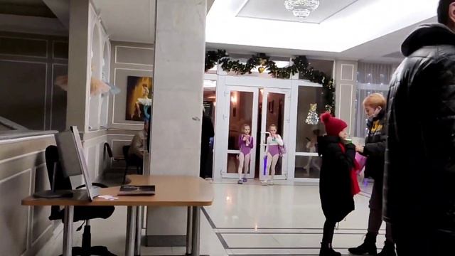 Обзор фойе школ : хореографическая, художественная и музыкальная