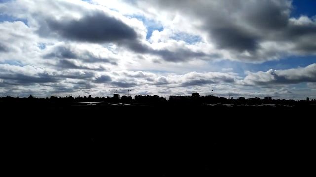 Третий помахал крыльями