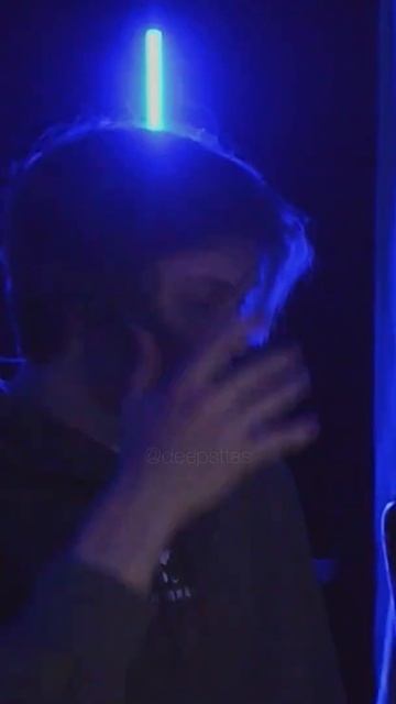 У Некоглая Бритые ноги