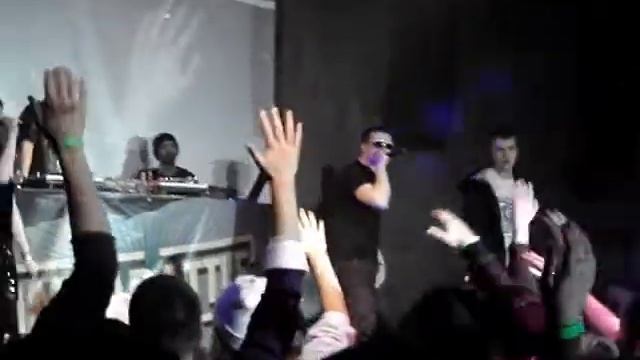 DOM1NO (feat. Julia Marks) - Времени нет (Live-InDaBattle2-2010).avi