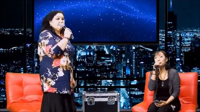 Караоке Стримде актриса  -  Динара ханым керемет ән шырқады.