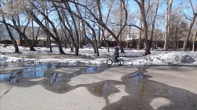 Челлендж на велосипедах Ванька и Милана, кто быстрей?