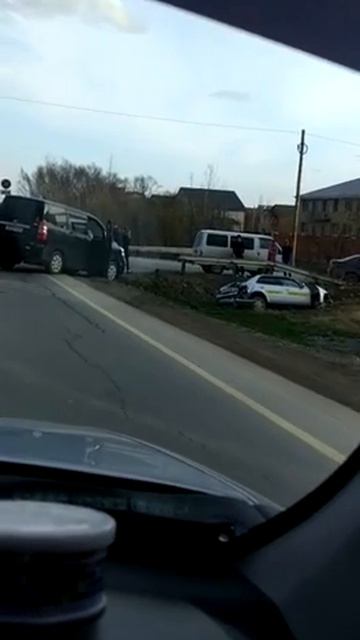 Три автомобиля столкнулись на перекрестке в Южно-Сахалинске
