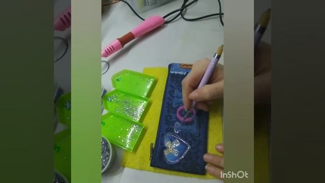 пенал - косметичка украшенный стразами