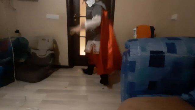 Примеряем новогодний костюм(3)