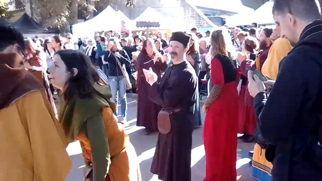 Приглашение на танец. Танцы 💃🕺 Средневековья. Бри-ко