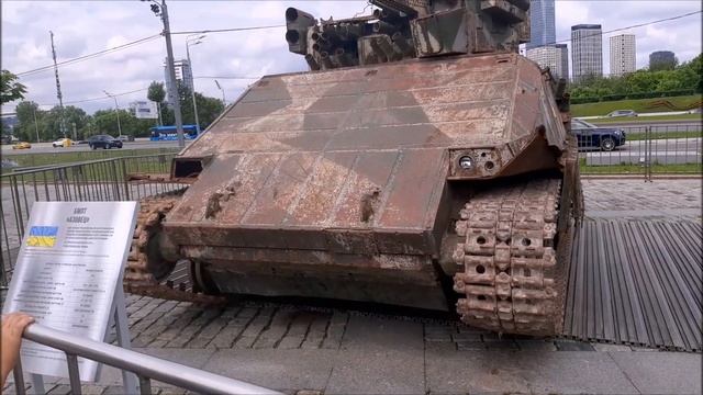 Выставка трофейной техники на Поклонной Горе в Москве