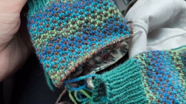 Соскучилась по вязанию Gia Zipper Genser / Жаккард/ носки