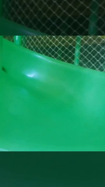 ангел демон из человека-бензопилы съезжает с горки по?