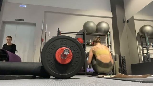 Подъем таза со штангой /жим от груди на полу/ 7 мин рабо?