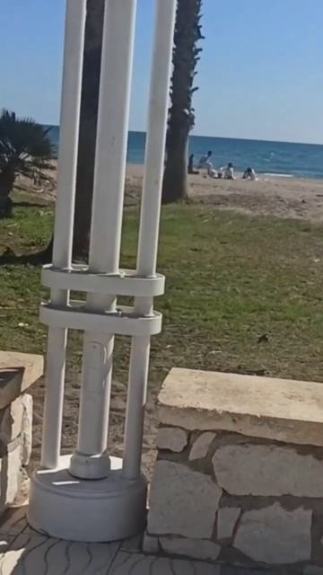 Автоматическая система полива на испанском пляже