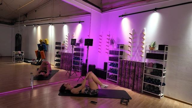 Ягодичная тренировка от Милы