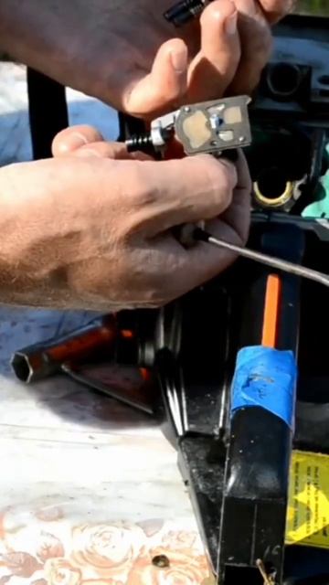 Почему бензопила начинает работать нестабильно #chainsaw