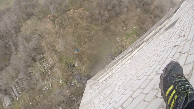 Прыжок с 16ти этажки 13 марта видео № 31