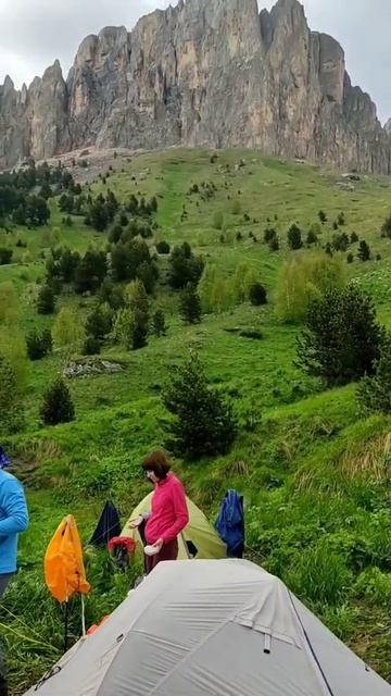 Наш лагерь у подножия горы Тхач