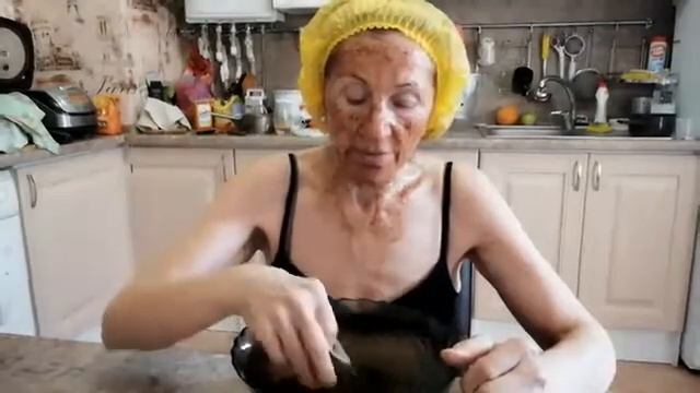 МЕДОВАЯ МАСКА ДЛЯ  ОМОЛОЖЕНИЯ