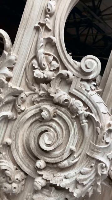 Парадные столбы для лестницы. #лестницы #резной_декор #