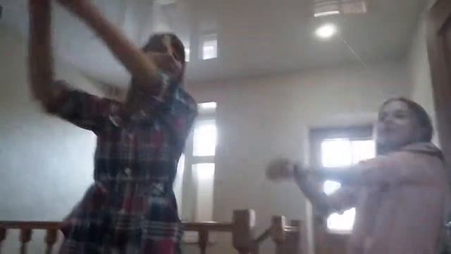 Hustlin видеоклип