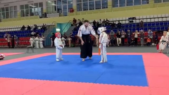 Иппон в косики карате , я в красном шлеме #косикикарате