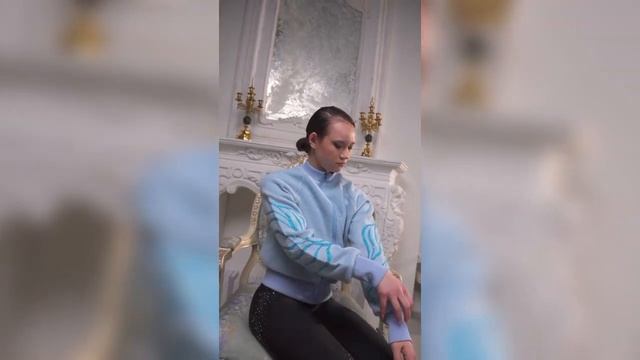 бомбер для фигурного катания голубой