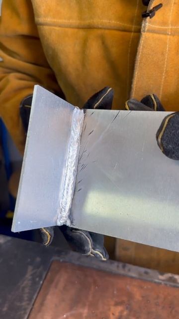 Hugong Mig/stick 251 может в алюминий , а вы не верили , братья #hug