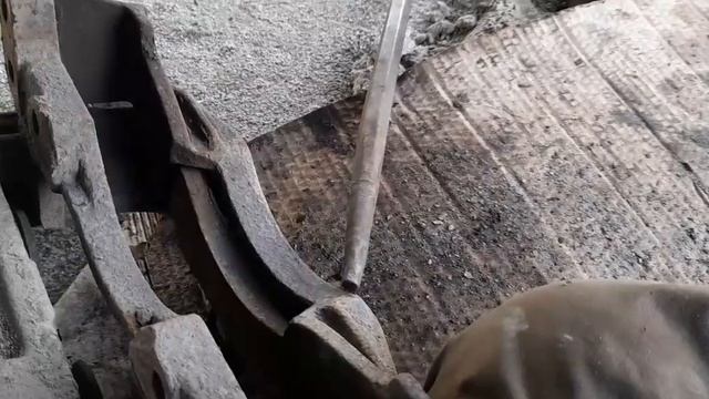 Ремонт,замена пальца рессоры,амортизаторы,замена смазки в ступицах