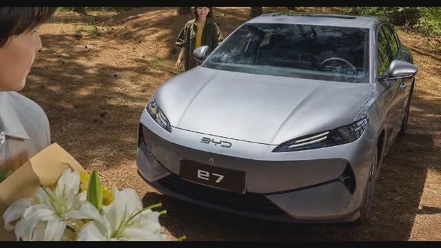 Новый электроседан BYD E7 с запасом хода 520 км оценили в чуть более 1 млн рублей