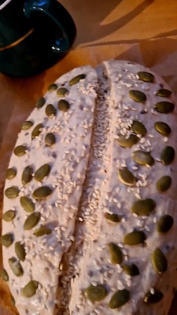 хлеб на закваске с семенами льна, подсолнечника, чиа, к