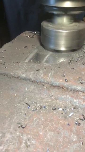 Фрезерный станок-обработка металла