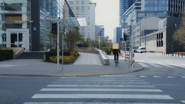 Работа Курьером в Яндекс Лавке в 2025. Стоит ли работать.