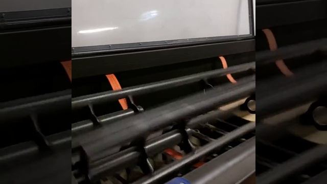 Этап пылевыбивания, в цеху стирки домашних ковров 