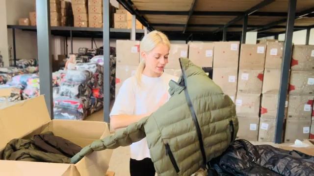 Куртки осінь зима .. екстра сорт.. лот 17830.. вага 15 кг.. ці?