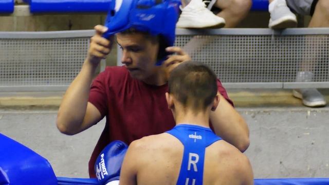 Бокс соревнования среди юношей 13 - 16 лет спортшкола Кр?