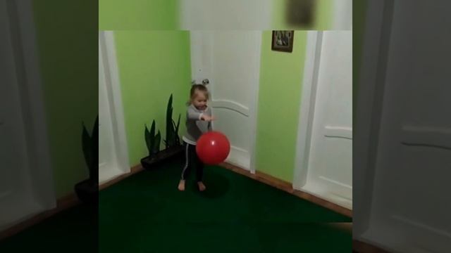 флешмоб - отбивание мяча от земли одной рукой