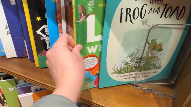 Книжный магазин в Англии. Книги для детей 3-5 лет