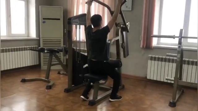 Качаем спину, трицепсы и запястья рук