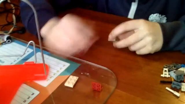 Самая лёгкая подставка для телефона из лего