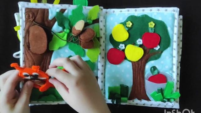 Игровая книга из фетра и ткани 