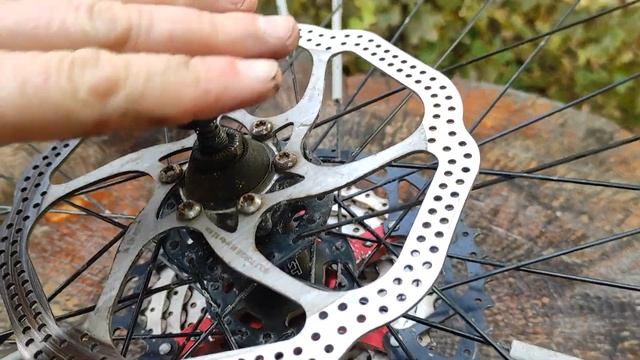 Ремонт задньої втулки велосипеда. Люфтує ось.