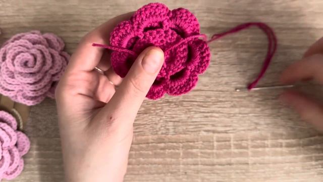 Самая простая схема розы-резинки крючком
