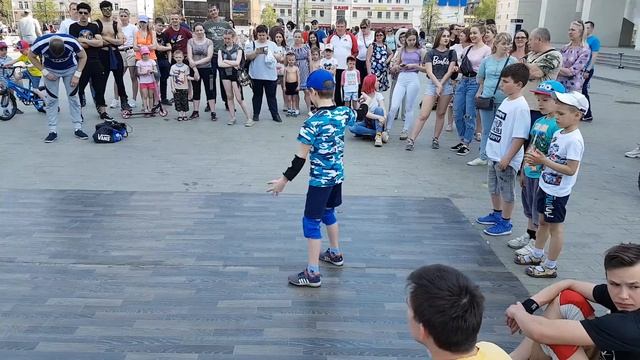Как это было. Bboy Esfiriys робота дает)) Джэм у театра-Театра 11.05.2019.