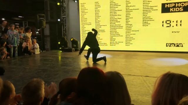 Батлы хип хоп Kids судья Артем Сидоров