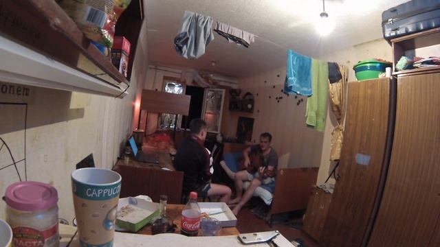 Ворвался в общагу (ОБЩАЖНЫЙ ДВИЖ) !