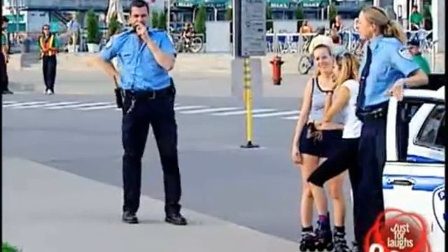 Танцующие копы