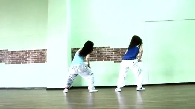 Девченки неплохо танцуют Хип Хоп