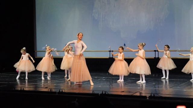 Озорные Феи ...    Детский класс-концерт  